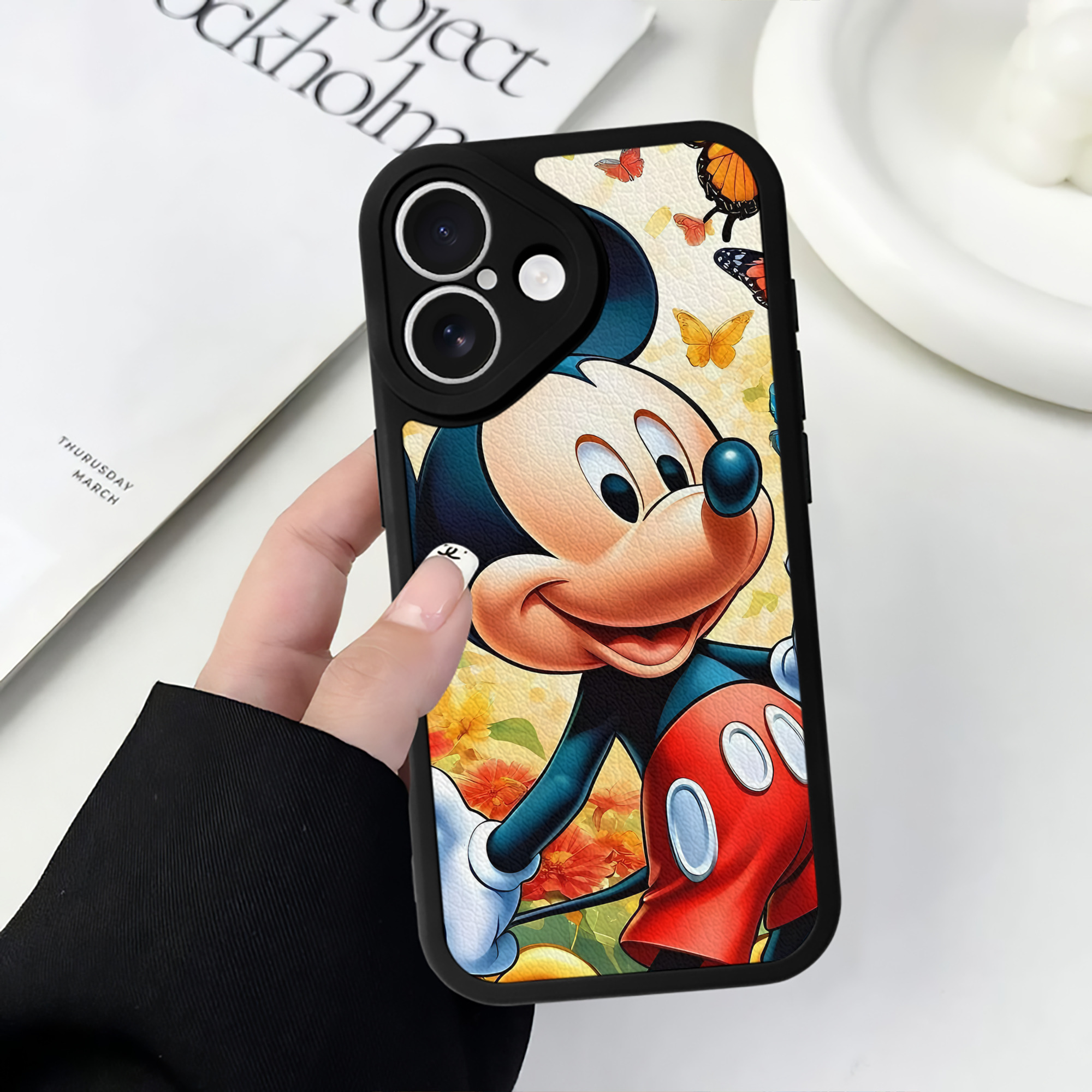 （画像用） ミッキーマウス Mickey Mouse 【iPhone 16シリーズ対応】シリコンスマホケース（レザー調） 材質：シリコン